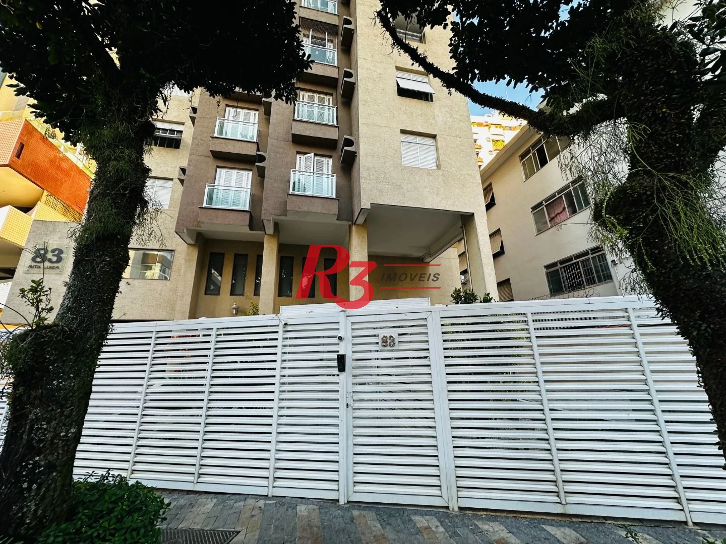 Cobertura com 4 dormitórios à venda, 242 m² por R$ 1.390.000,00 - Gonzaga - Santos/SP
