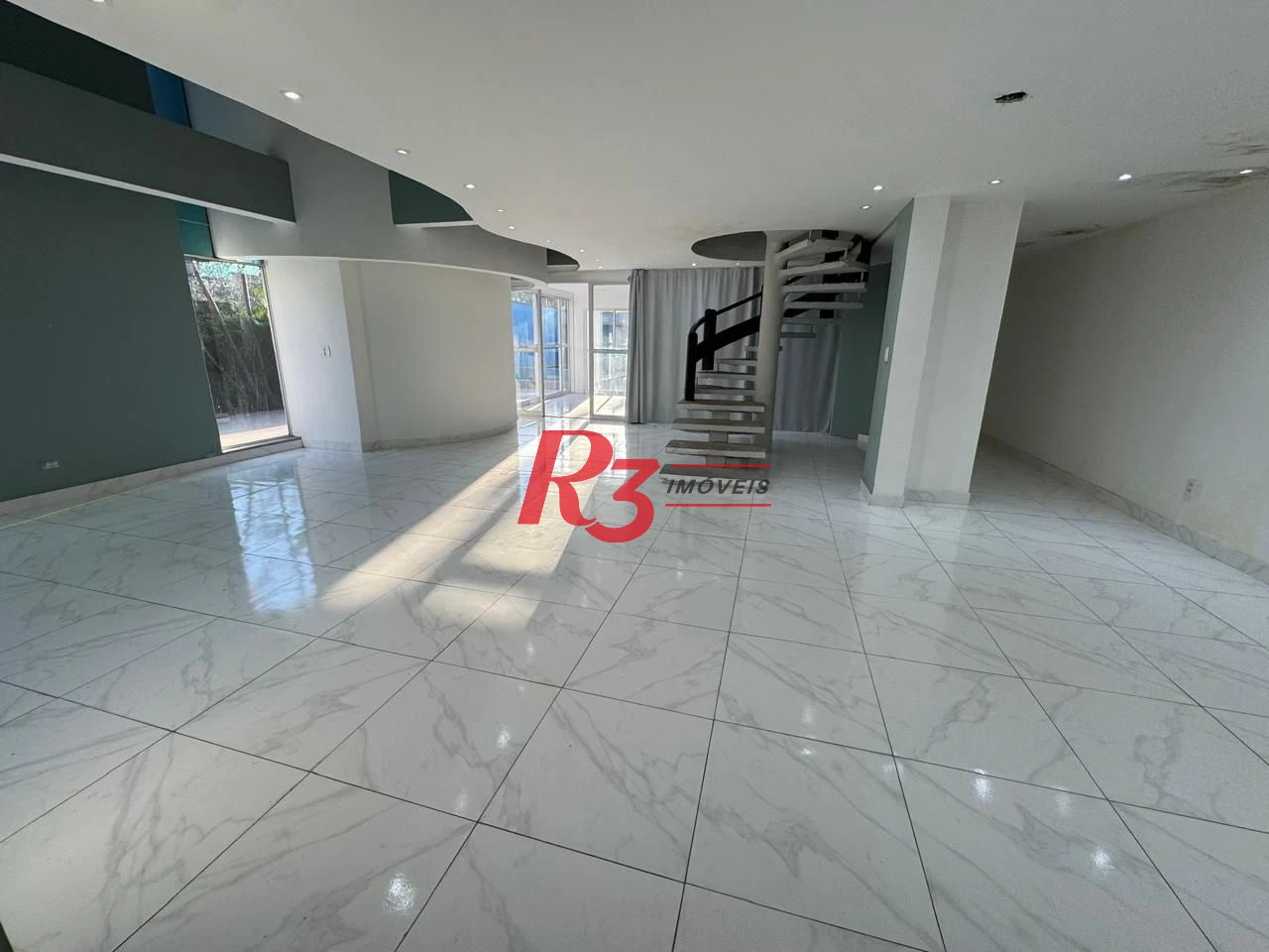 Sobrado com 3 dormitórios para alugar, 495 m² por R$ 15.000,00/mês - Estuário - Santos/SP
