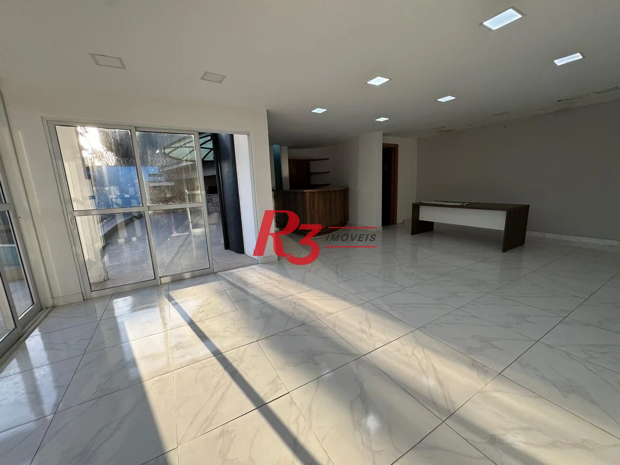 Sobrado com 3 dormitórios para alugar, 495 m² por R$ 15.000,00/mês - Estuário - Santos/SP