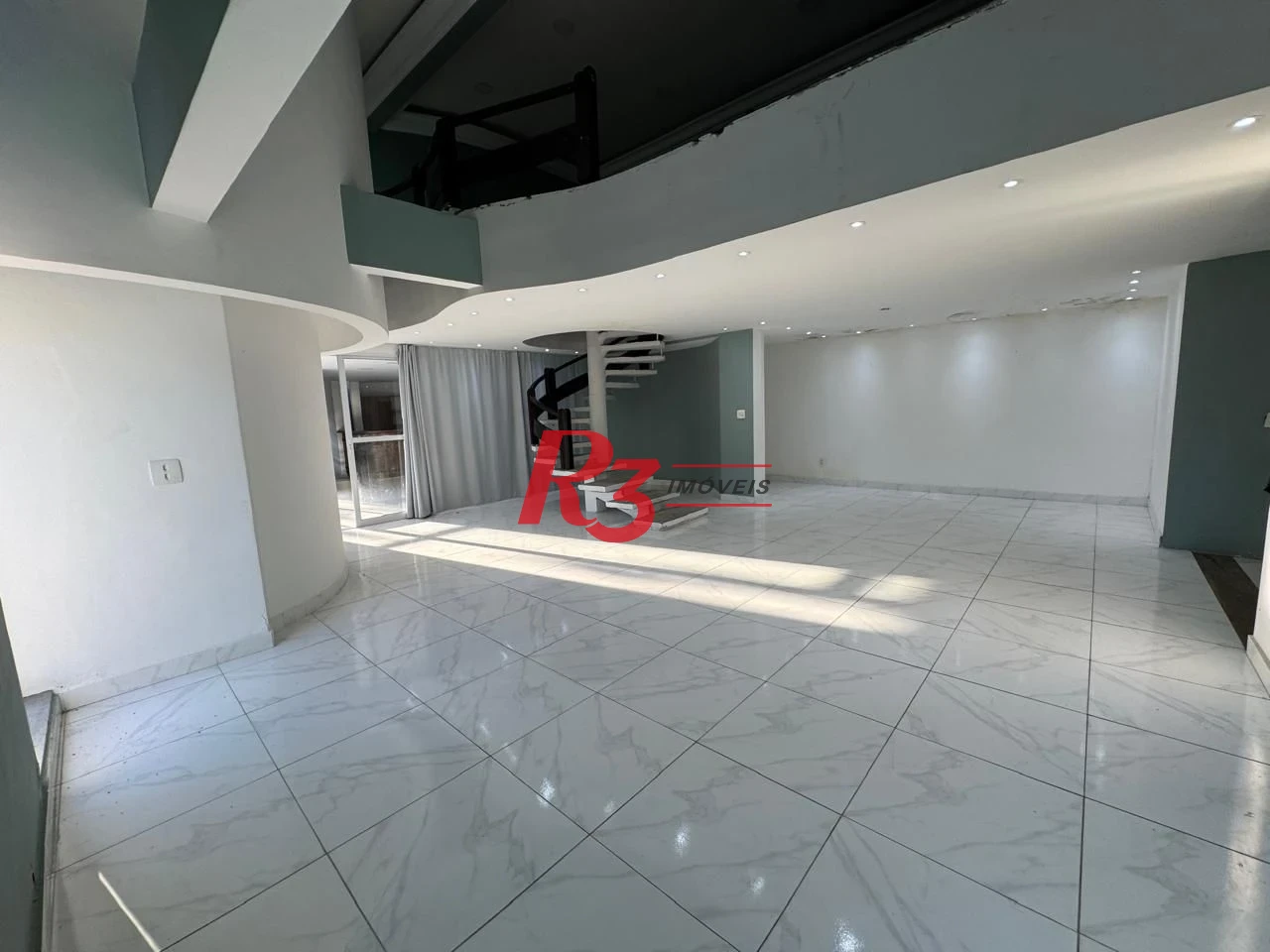 Sobrado com 3 dormitórios para alugar, 495 m² por R$ 15.000,00/mês - Estuário - Santos/SP