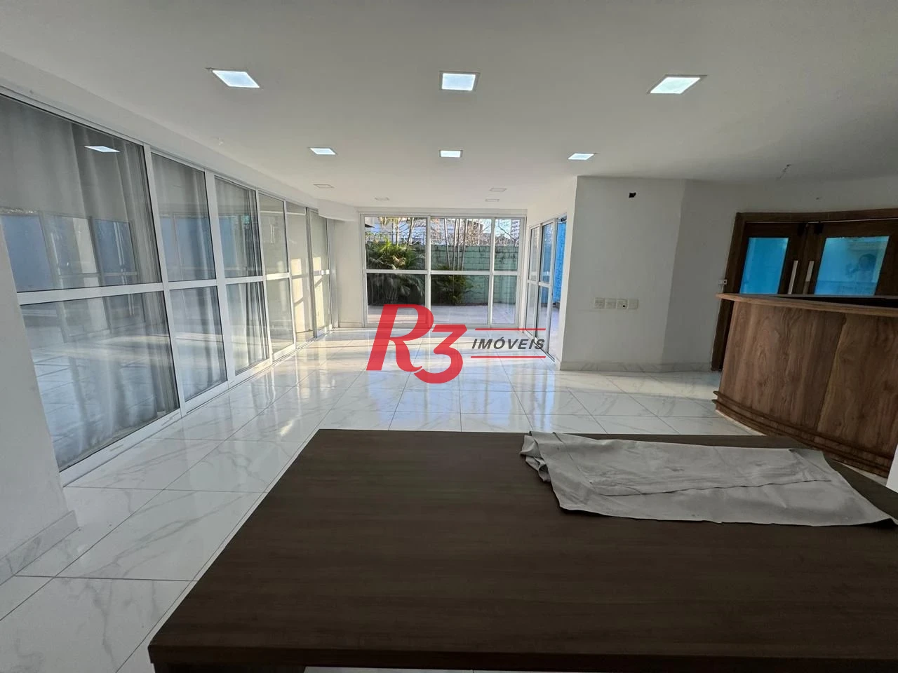 Sobrado com 3 dormitórios para alugar, 495 m² por R$ 15.000,00/mês - Estuário - Santos/SP