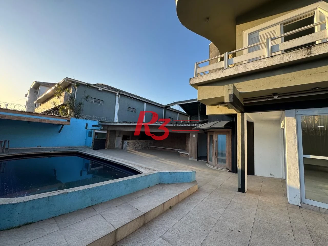 Sobrado com 3 dormitórios para alugar, 495 m² por R$ 15.000,00/mês - Estuário - Santos/SP