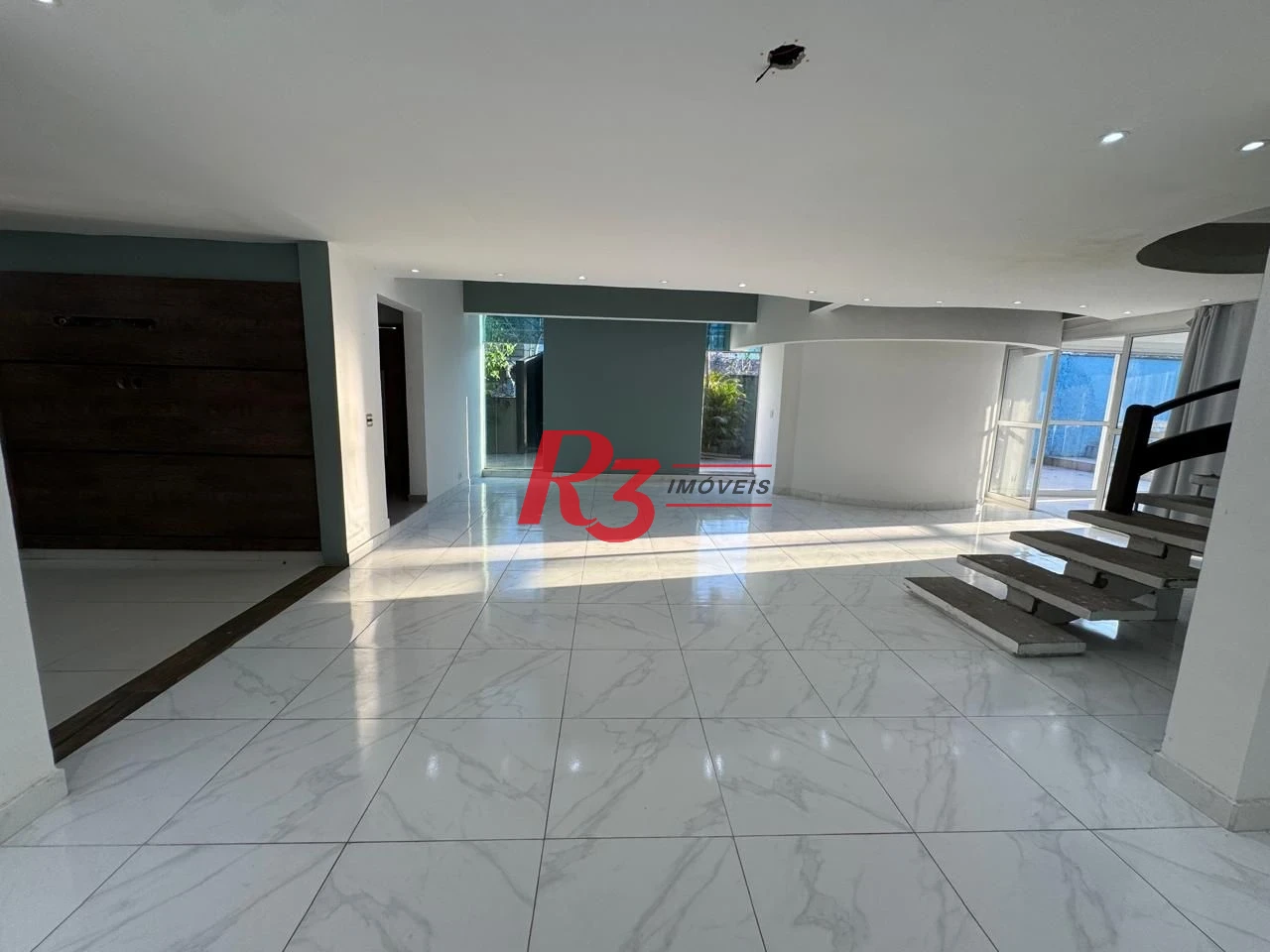 Sobrado com 3 dormitórios para alugar, 495 m² por R$ 15.000,00/mês - Estuário - Santos/SP