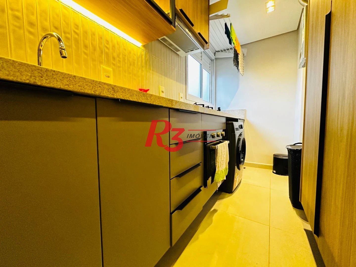 Apartamento à venda, 76 m² por R$ 880.000,00 - Marapé - Santos/SP