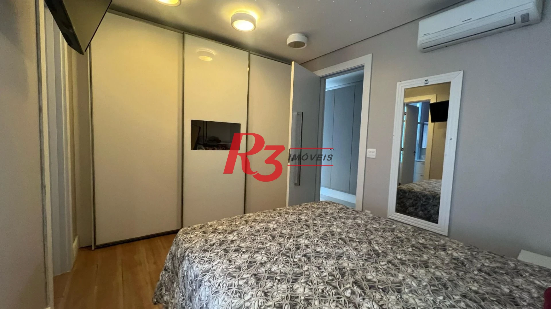 Casa com 4 dormitórios, 400 m² - venda por R$ 3.500.000,00 ou aluguel por R$ 15.000,00/mês - Jardim Guaiuba - Guarujá/SP