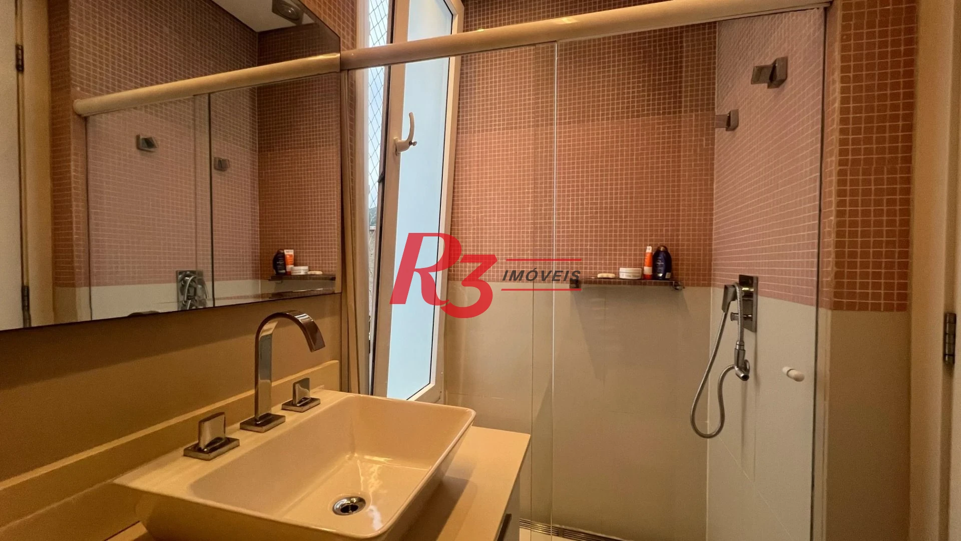Casa com 4 dormitórios, 400 m² - venda por R$ 3.500.000,00 ou aluguel por R$ 15.000,00/mês - Jardim Guaiuba - Guarujá/SP