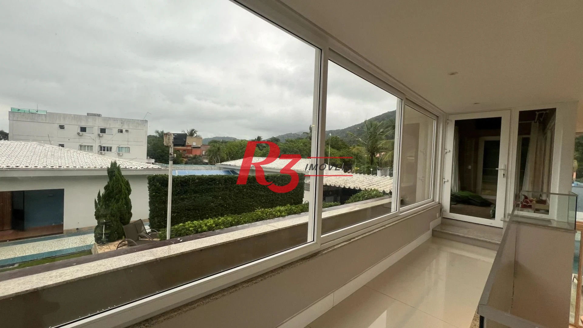 Casa com 4 dormitórios, 400 m² - venda por R$ 3.500.000,00 ou aluguel por R$ 15.000,00/mês - Jardim Guaiuba - Guarujá/SP