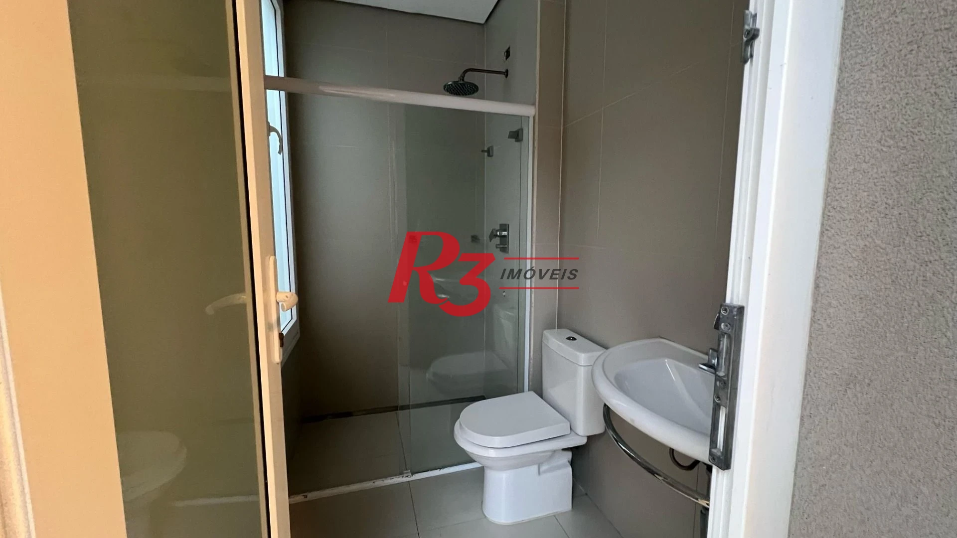 Casa com 4 dormitórios, 400 m² - venda por R$ 3.500.000,00 ou aluguel por R$ 15.000,00/mês - Jardim Guaiuba - Guarujá/SP