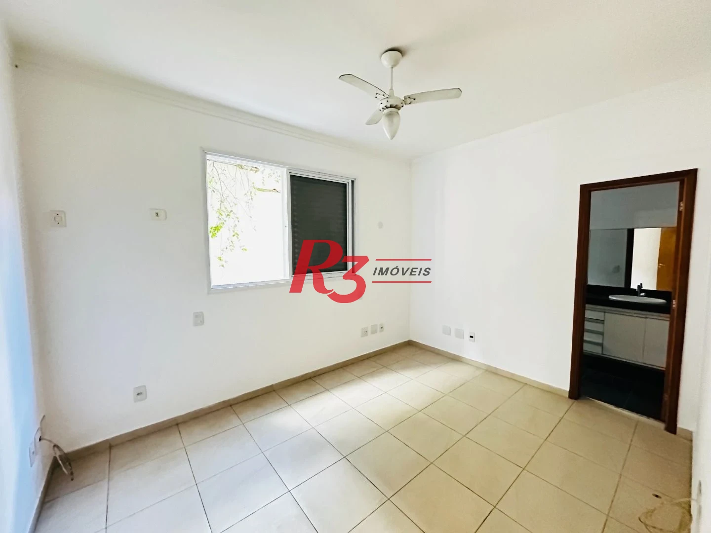 Casa com 3 dormitórios à venda, 120 m² por R$ 1.100.000,00 - Ponta da Praia - Santos/SP