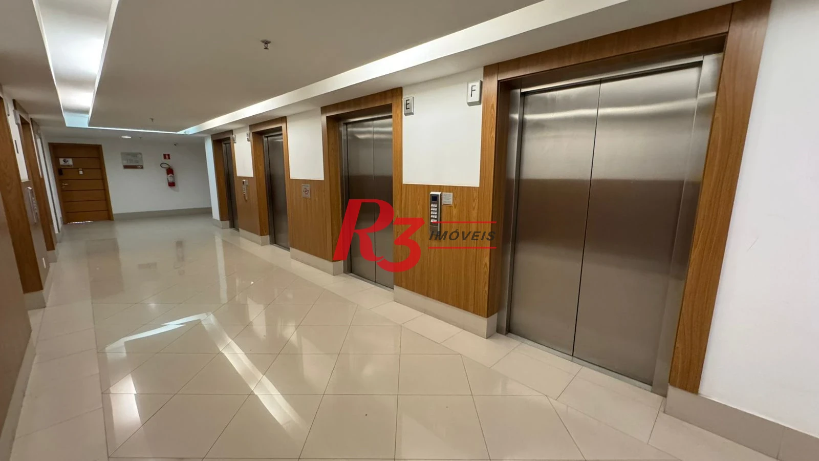 Sala, 94 m² - venda por R$ 800.000,00 ou aluguel por R$ 8.000,00/mês - Centro - Santos/SP