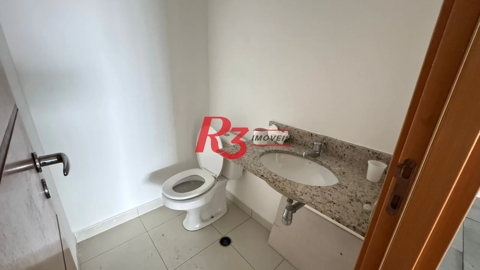 Sala, 94 m² - venda por R$ 800.000,00 ou aluguel por R$ 8.000,00/mês - Centro - Santos/SP