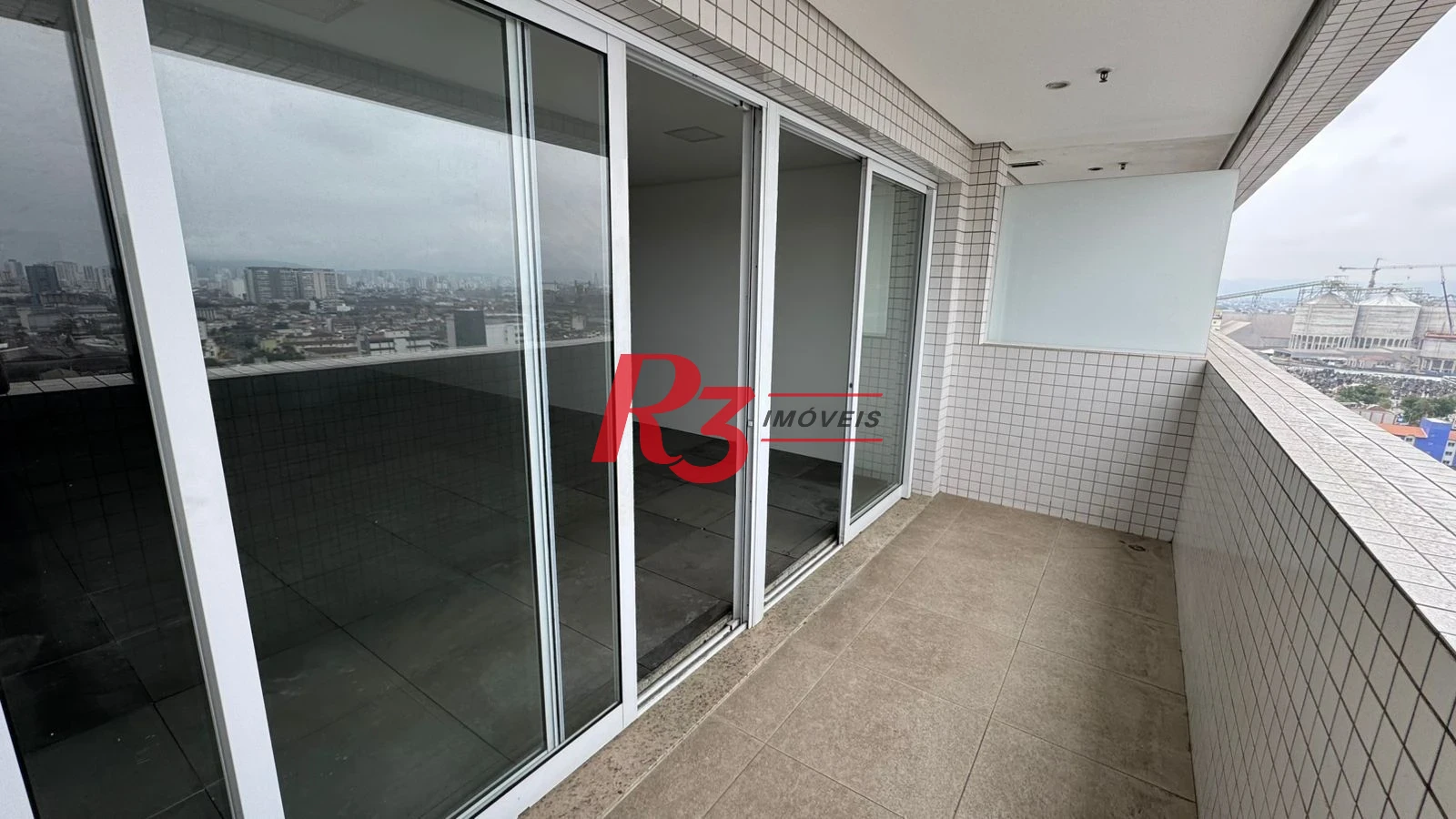 Sala, 94 m² - venda por R$ 800.000,00 ou aluguel por R$ 8.000,00/mês - Centro - Santos/SP