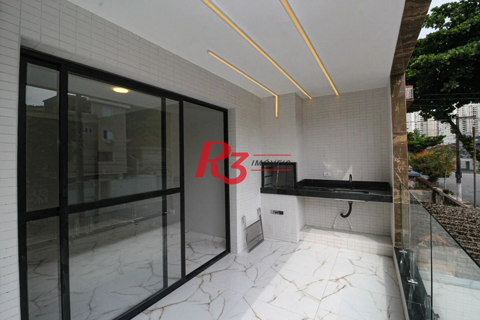 Casa com 3 dormitórios à venda, 150 m² por R$ 1.100.000,00 - Marapé - Santos/SP