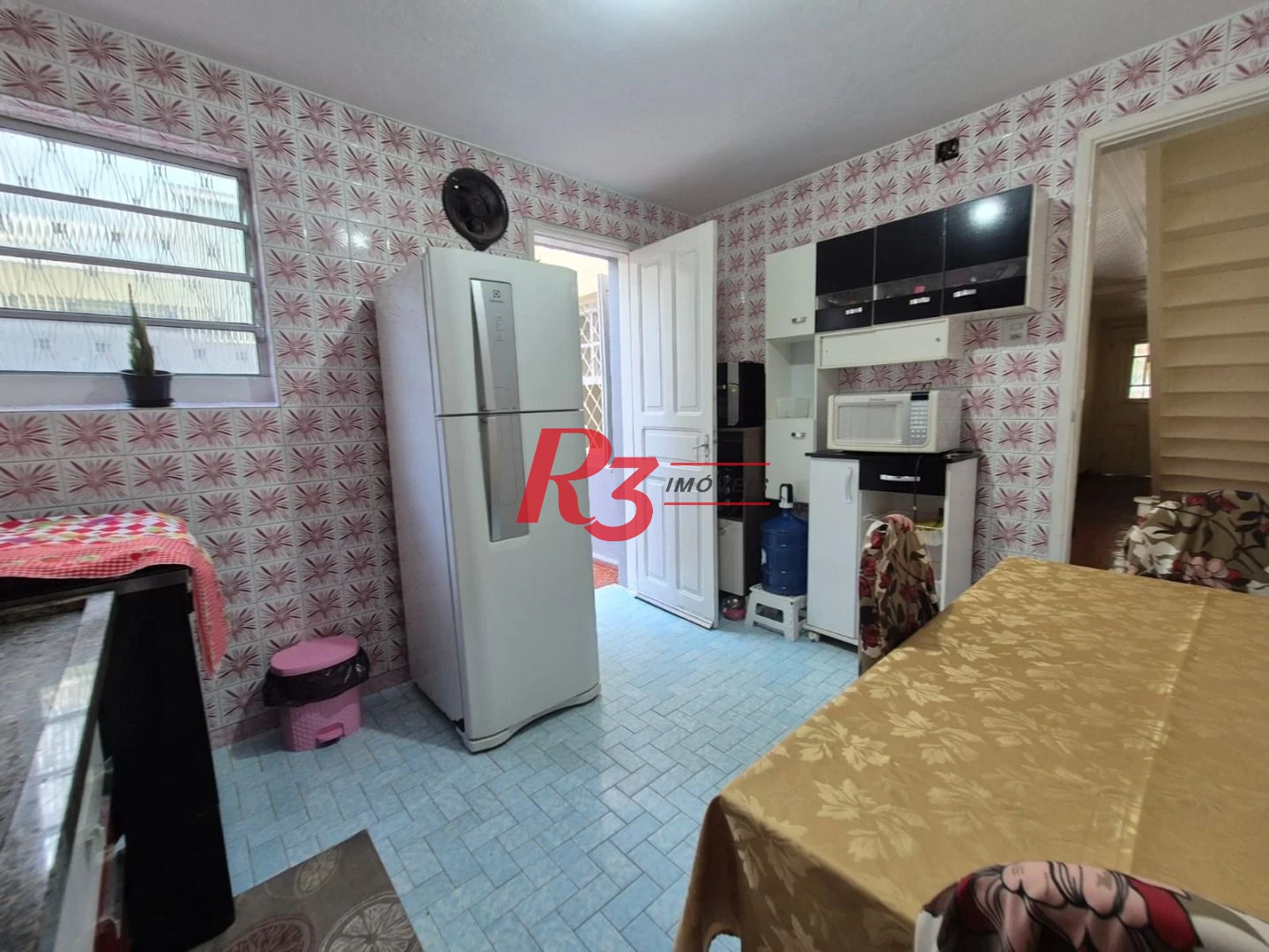 Sobrado com 3 dormitórios à venda, 151 m² por R$ 1.700.000,00 - Pompéia - Santos/SP