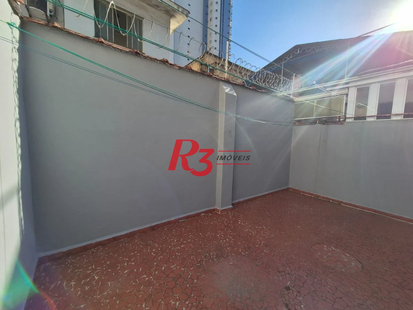 Sobrado com 3 dormitórios à venda, 151 m² por R$ 1.700.000,00 - Pompéia - Santos/SP