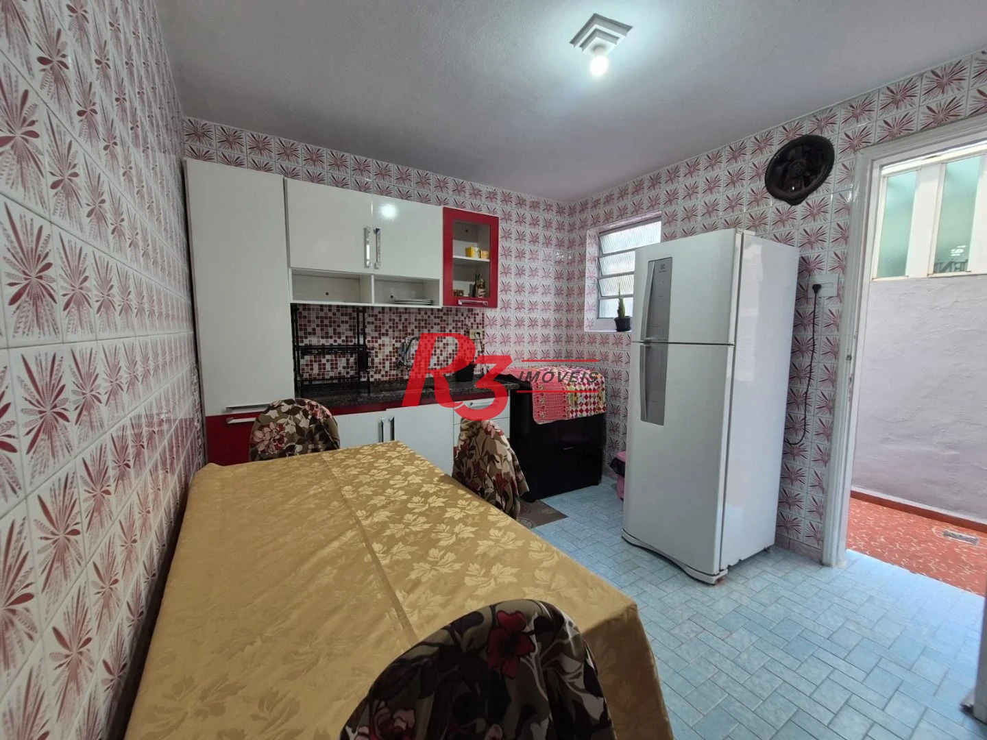 Sobrado com 3 dormitórios à venda, 151 m² por R$ 1.700.000,00 - Pompéia - Santos/SP