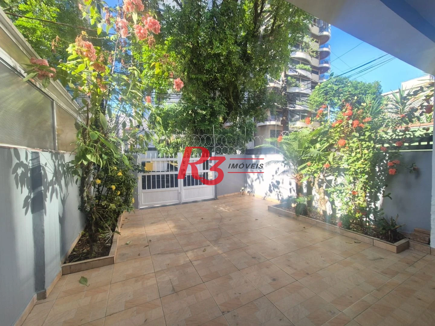 Sobrado com 3 dormitórios à venda, 151 m² por R$ 1.700.000,00 - Pompéia - Santos/SP
