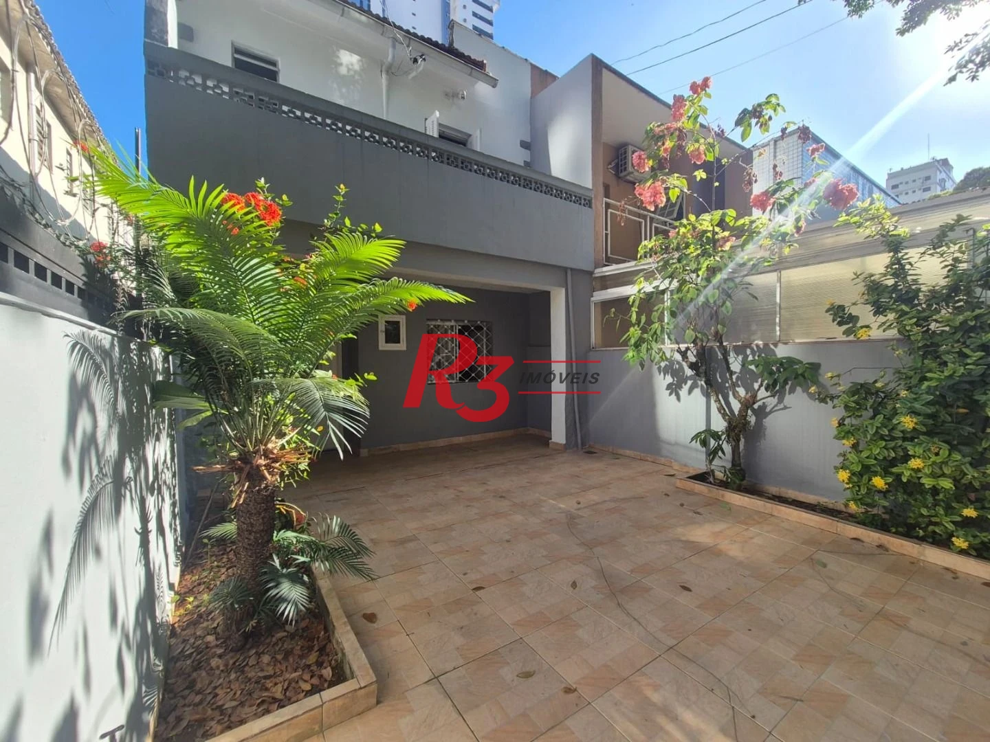 Sobrado com 3 dormitórios à venda, 151 m² por R$ 1.700.000,00 - Pompéia - Santos/SP