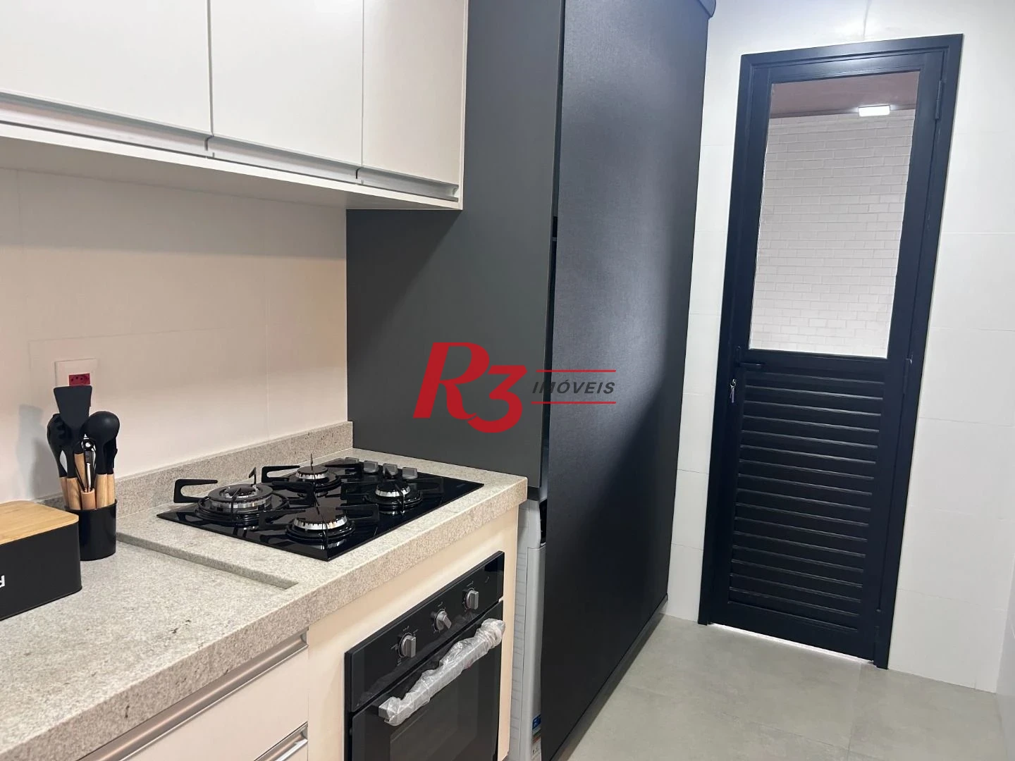 Apartamento com 1 dormitório para alugar, 54 m² por R$ 6.200,00/mês - Boqueirão - Santos/SP