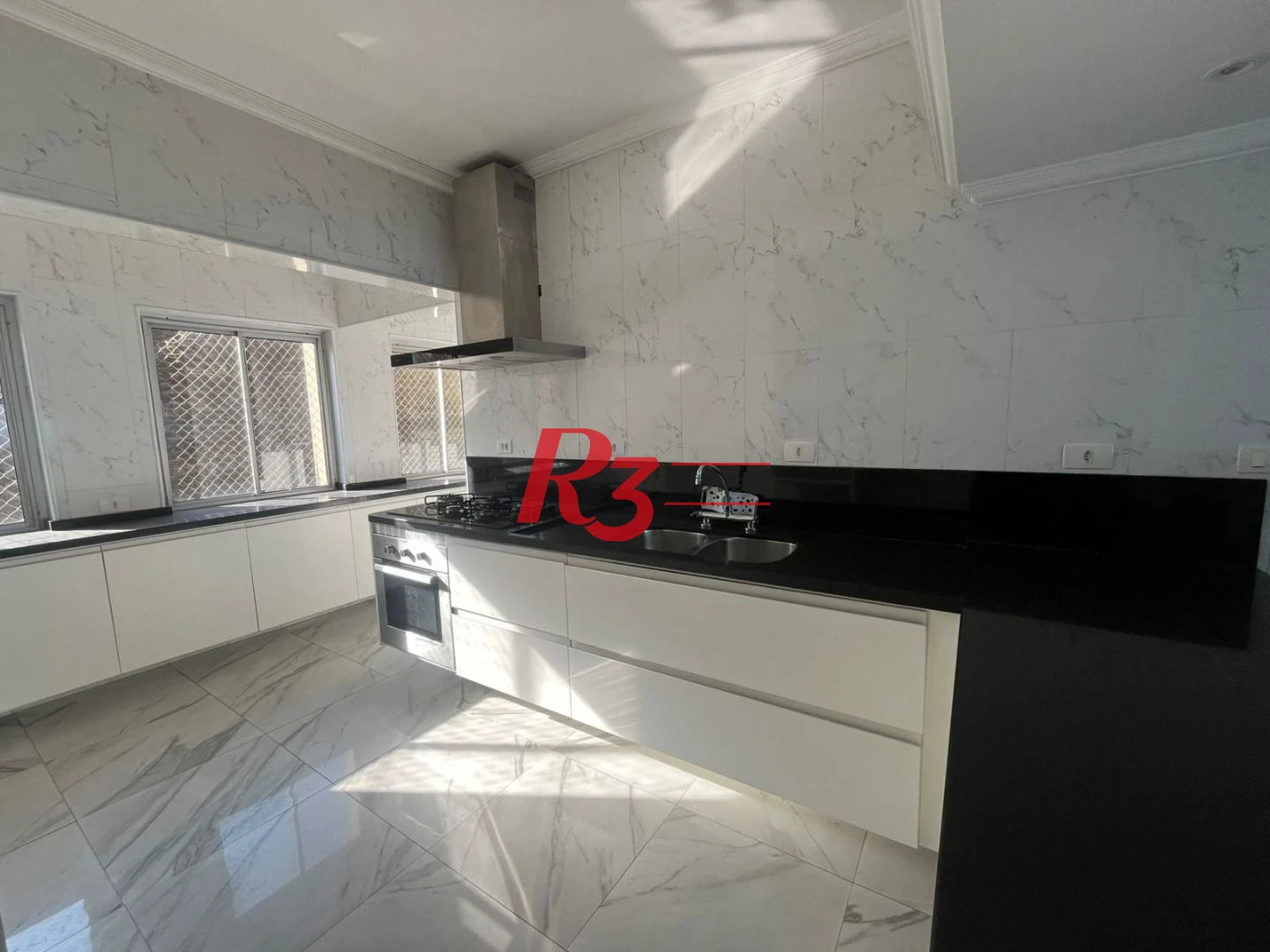Apartamento com 3 dormitórios à venda, 120 m² por R$ 950.000,00 - Pitangueiras – P – Morro do Maluf - Guarujá/SP