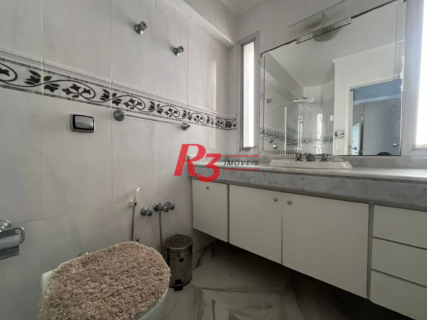 Apartamento com 3 dormitórios à venda, 120 m² por R$ 950.000,00 - Pitangueiras – P – Morro do Maluf - Guarujá/SP