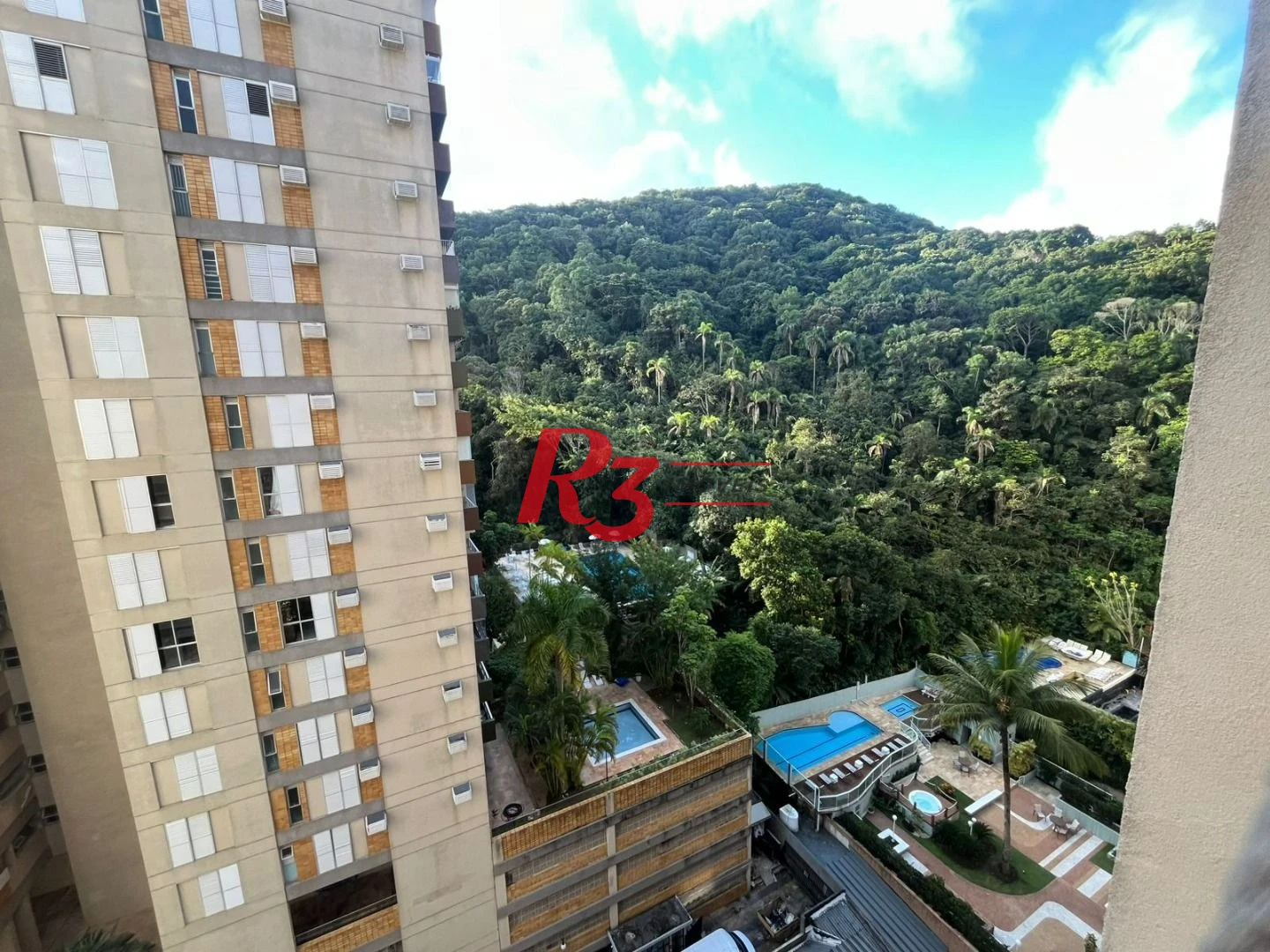 Apartamento com 3 dormitórios à venda, 115 m² por R$ 640.000,00 - Pitangueiras - Guarujá/SP