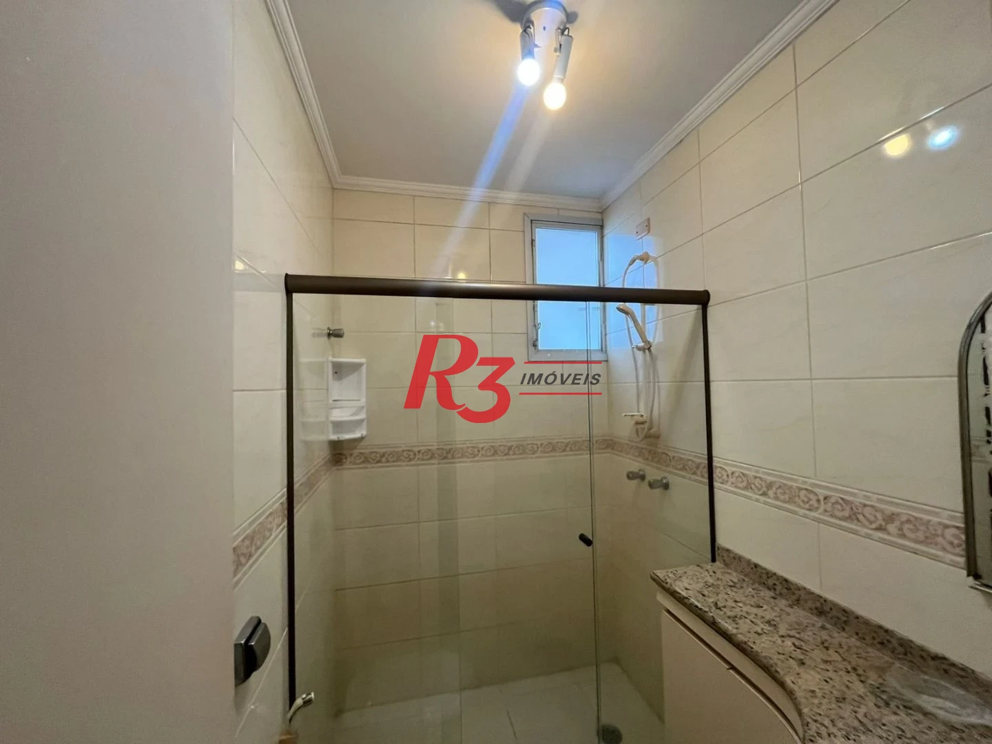 Apartamento com 3 dormitórios à venda, 115 m² por R$ 640.000,00 - Pitangueiras - Guarujá/SP