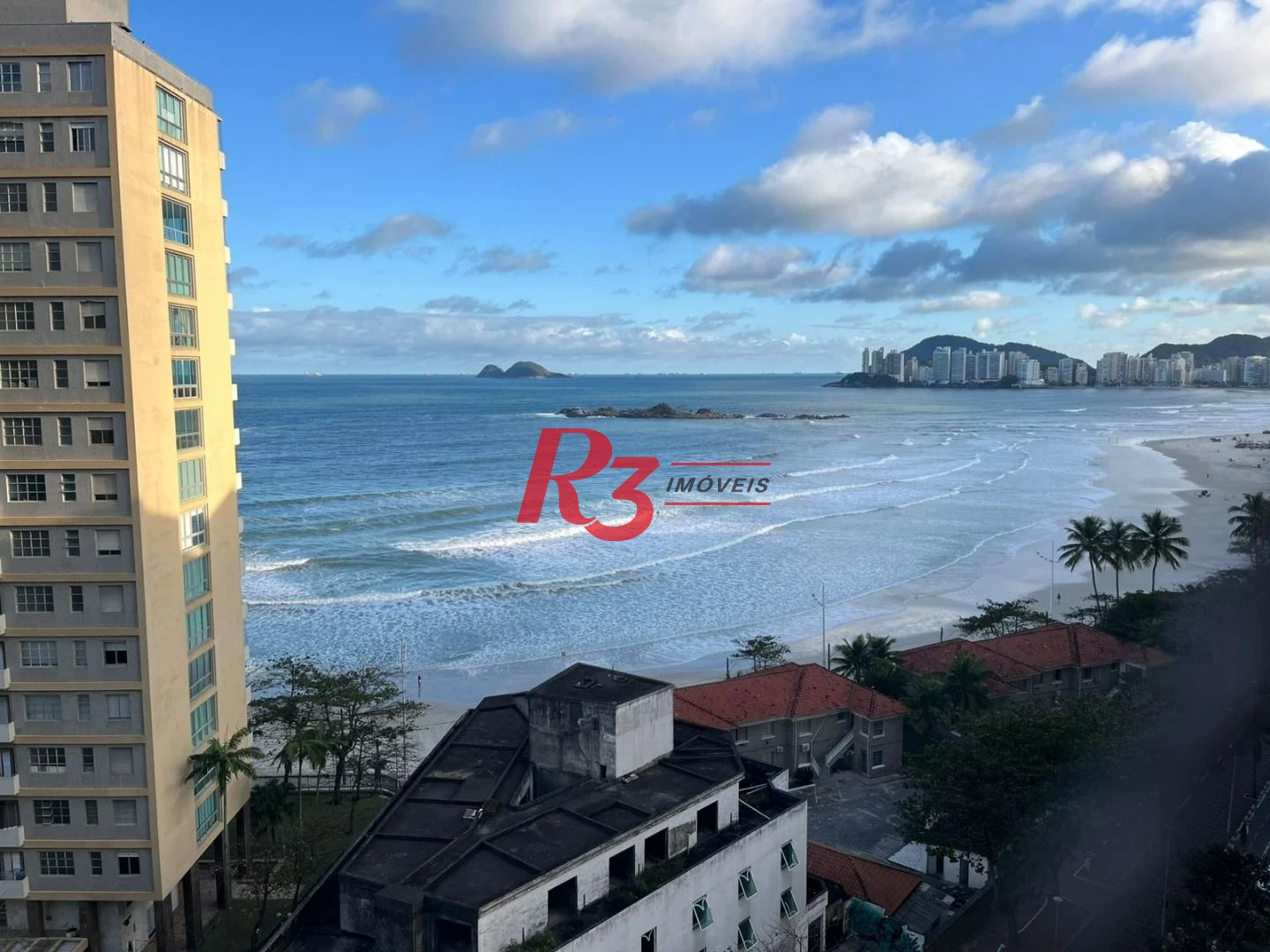 Apartamento com 3 dormitórios à venda, 115 m² por R$ 640.000,00 - Pitangueiras - Guarujá/SP