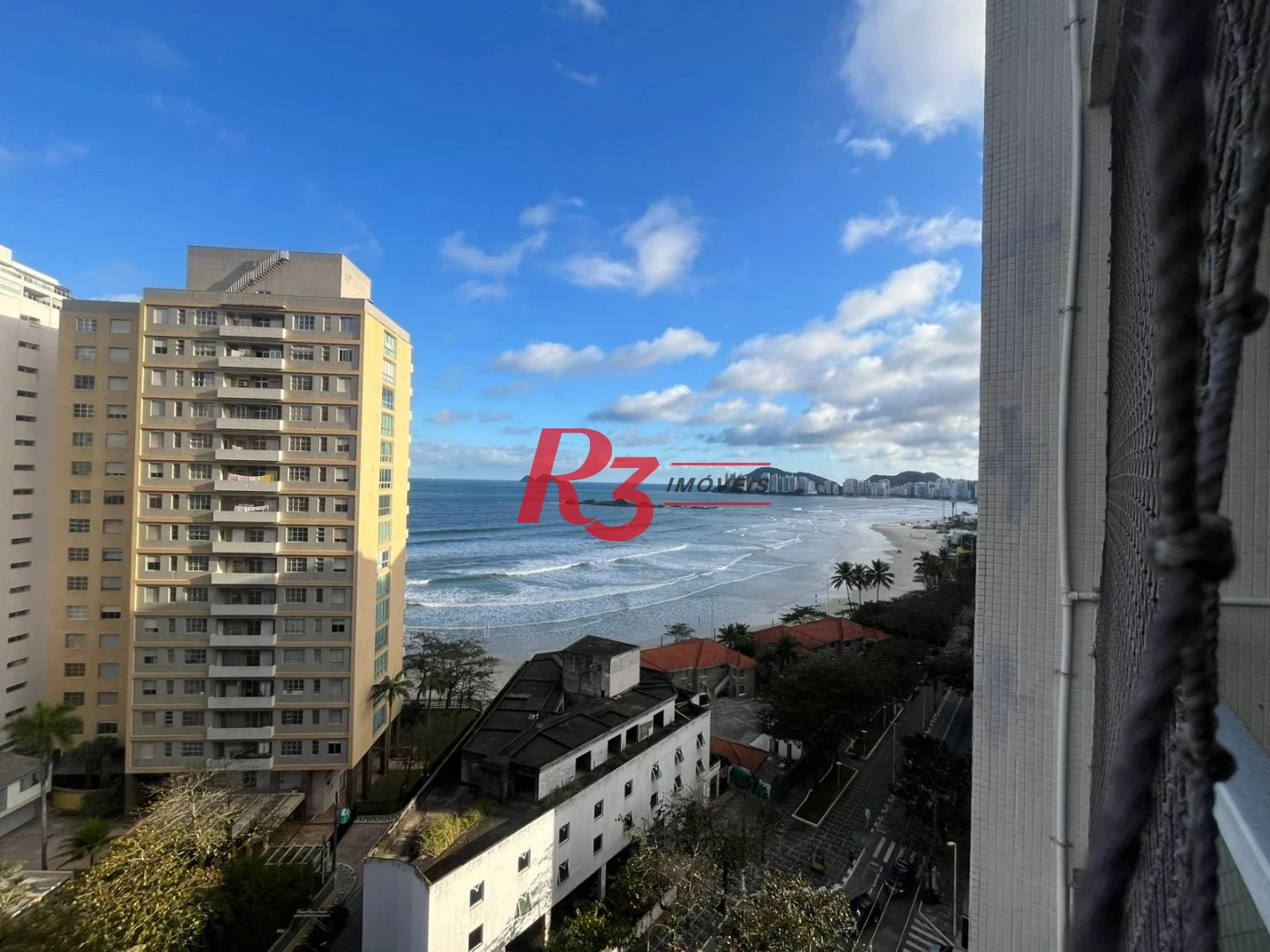 Apartamento com 3 dormitórios à venda, 115 m² por R$ 640.000,00 - Pitangueiras - Guarujá/SP