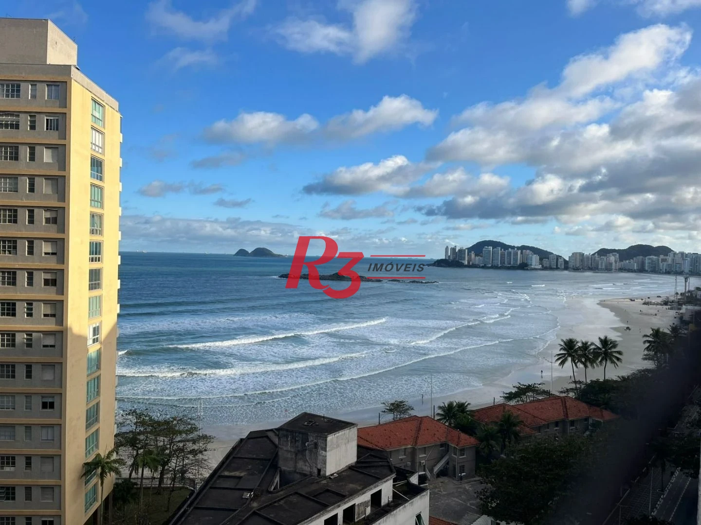 Apartamento com 3 dormitórios à venda, 115 m² por R$ 640.000,00 - Pitangueiras - Guarujá/SP