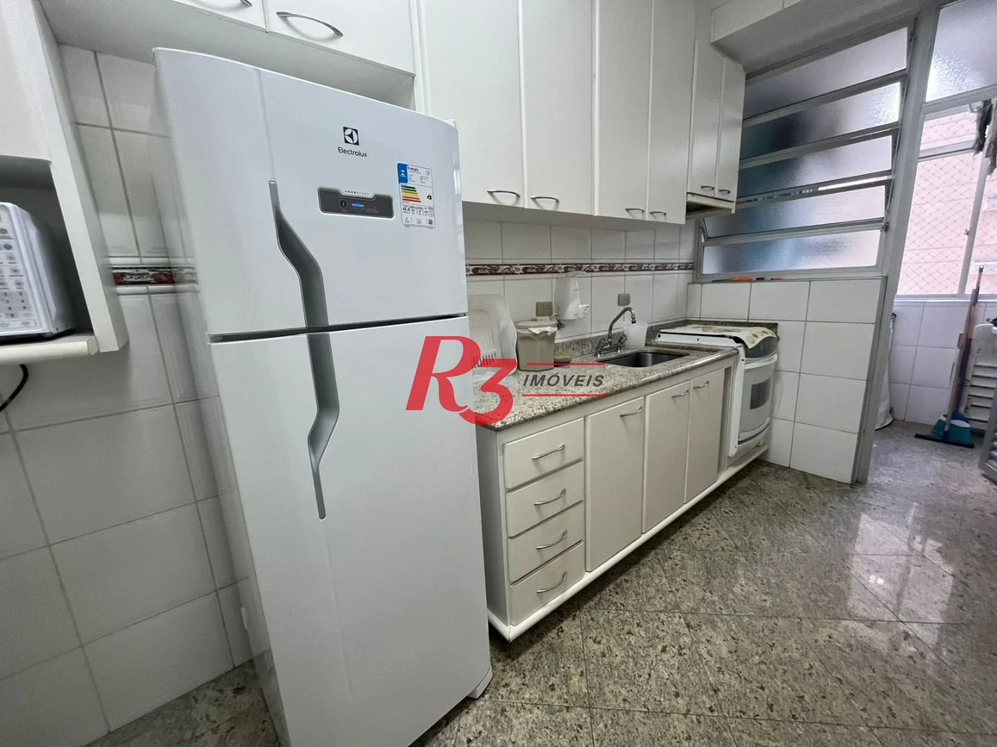 Apartamento com 3 dormitórios à venda, 115 m² por R$ 640.000,00 - Pitangueiras - Guarujá/SP
