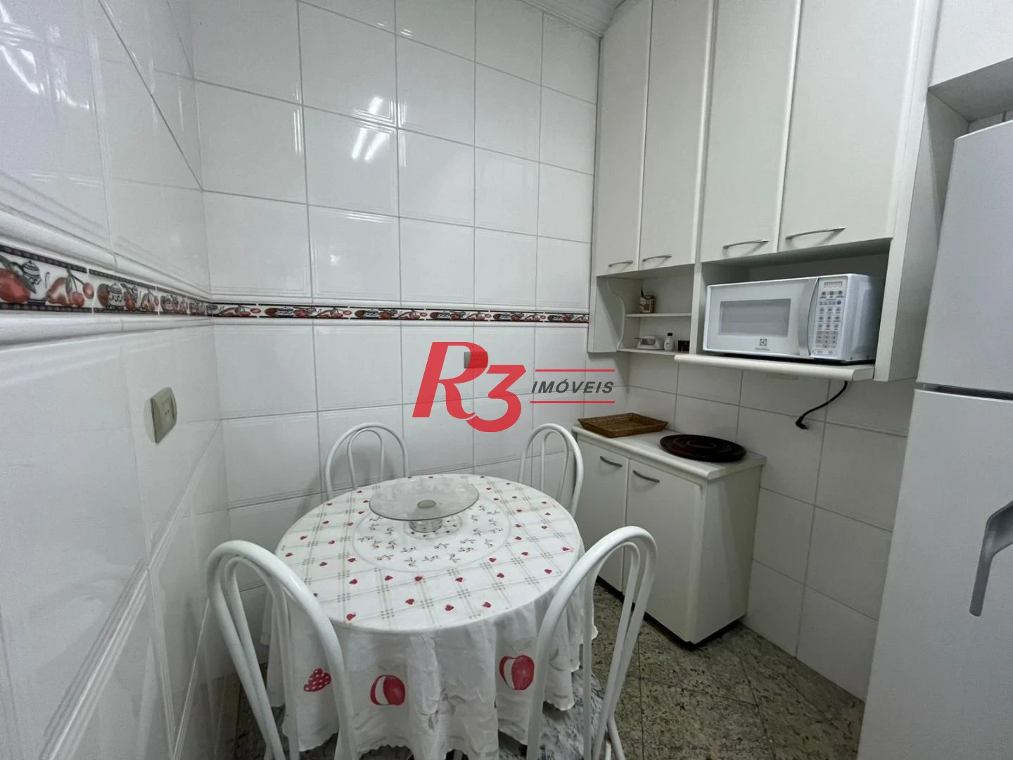 Apartamento com 3 dormitórios à venda, 115 m² por R$ 640.000,00 - Pitangueiras - Guarujá/SP