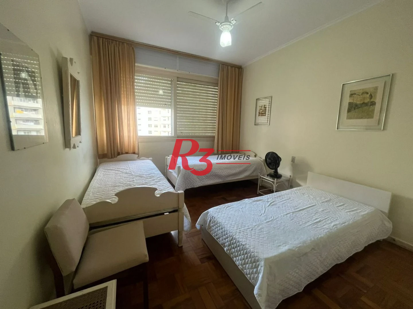 Apartamento com 3 dormitórios à venda, 115 m² por R$ 650.000,00 - Pitangueiras - Guarujá/SP