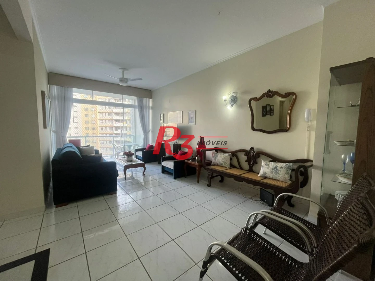 Apartamento com 3 dormitórios à venda, 115 m² por R$ 650.000,00 - Pitangueiras - Guarujá/SP