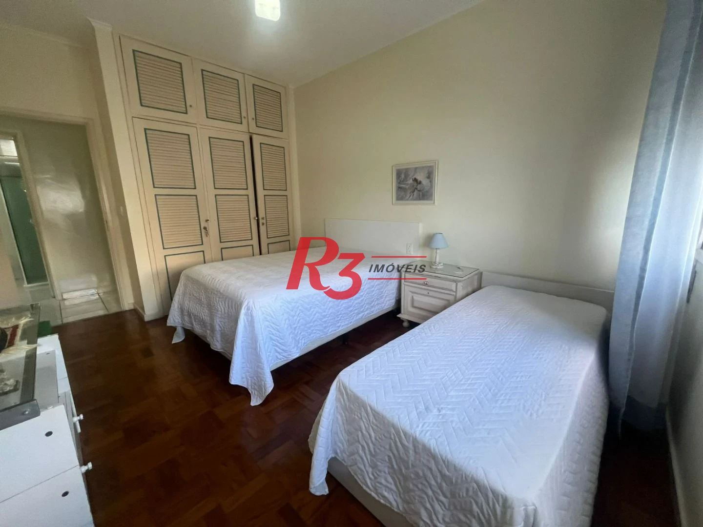 Apartamento com 3 dormitórios à venda, 115 m² por R$ 650.000,00 - Pitangueiras - Guarujá/SP