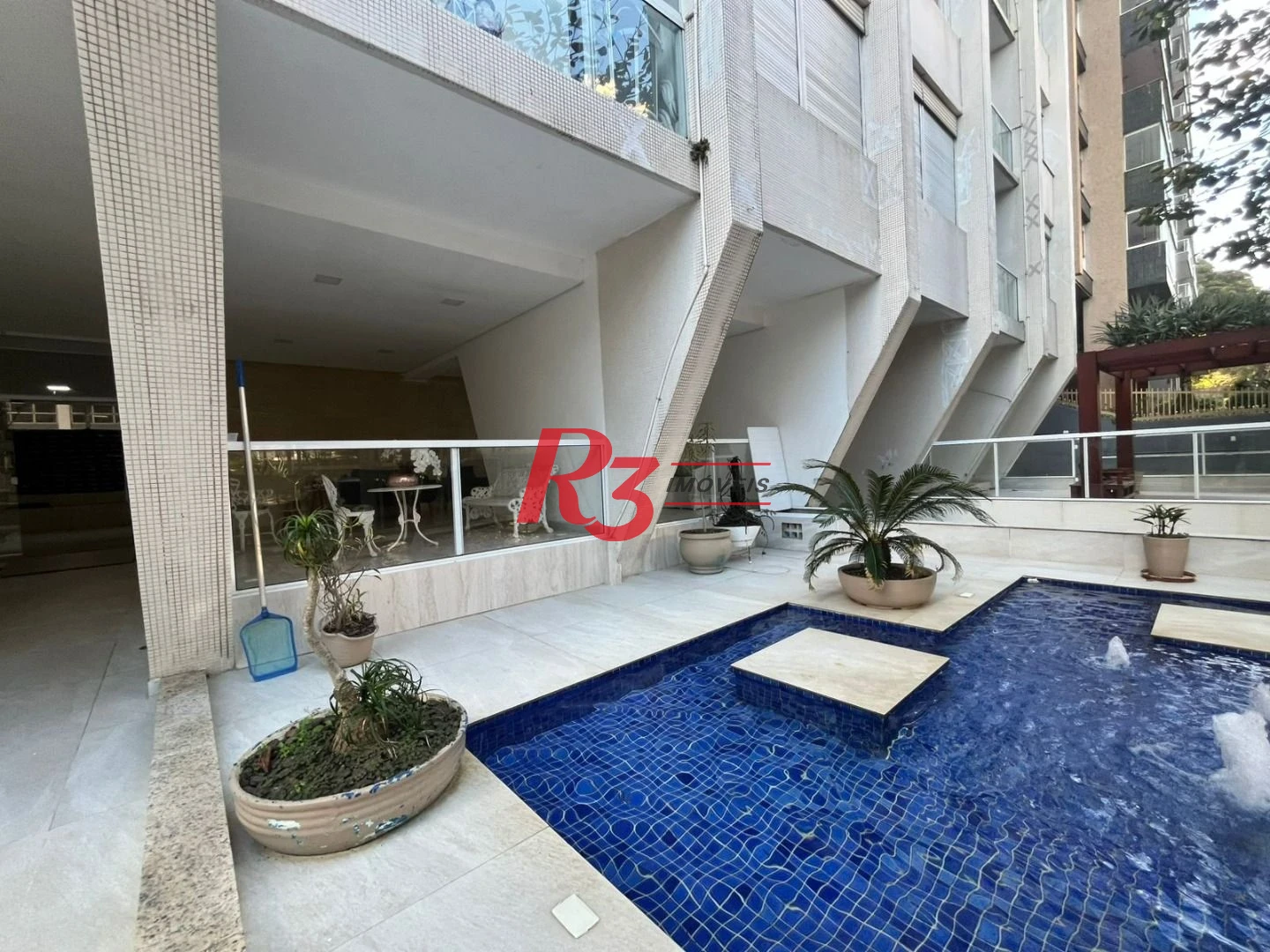 Apartamento com 3 dormitórios à venda, 115 m² por R$ 650.000,00 - Pitangueiras - Guarujá/SP
