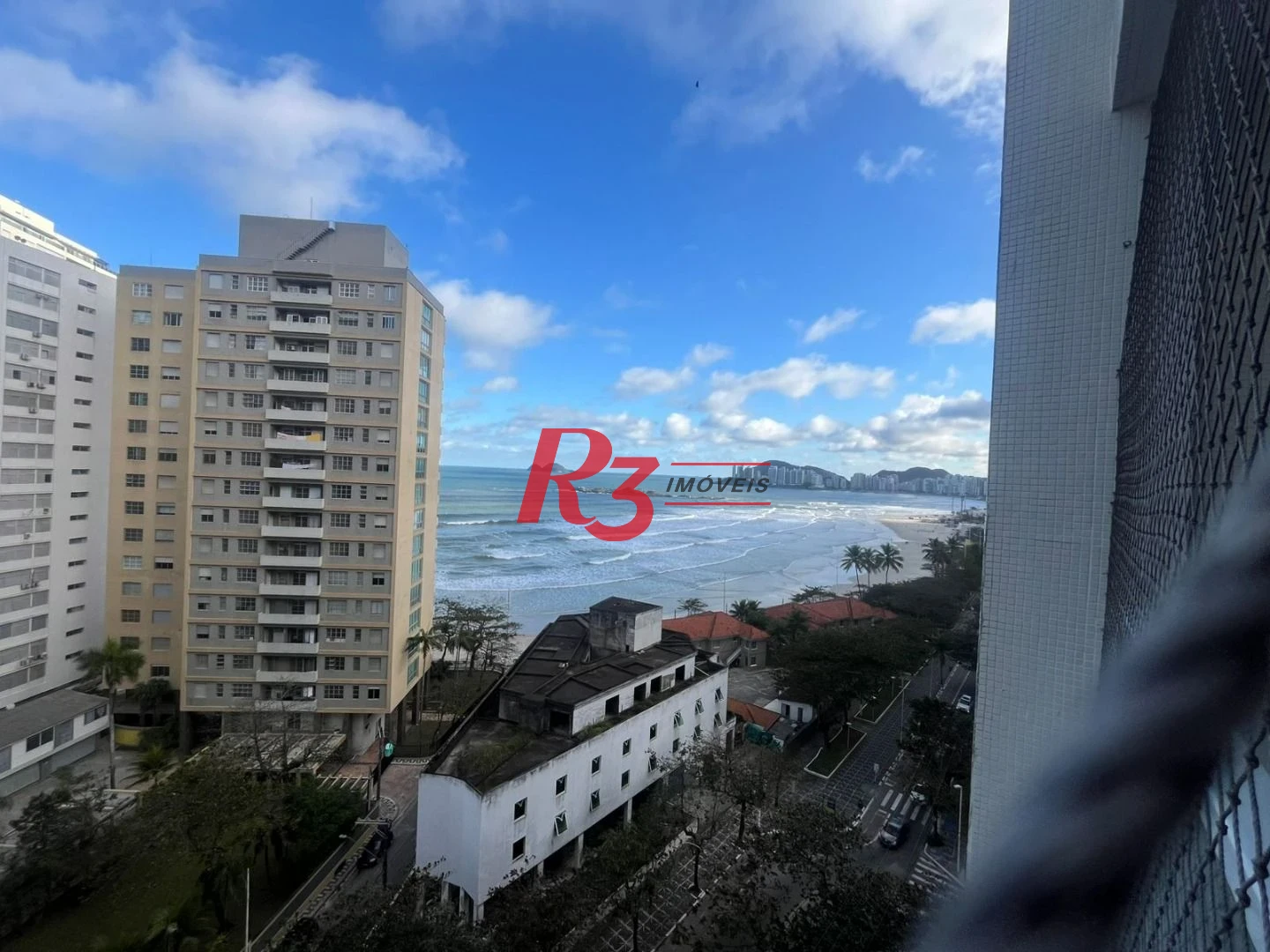 Apartamento com 3 dormitórios à venda, 115 m² por R$ 650.000,00 - Pitangueiras - Guarujá/SP