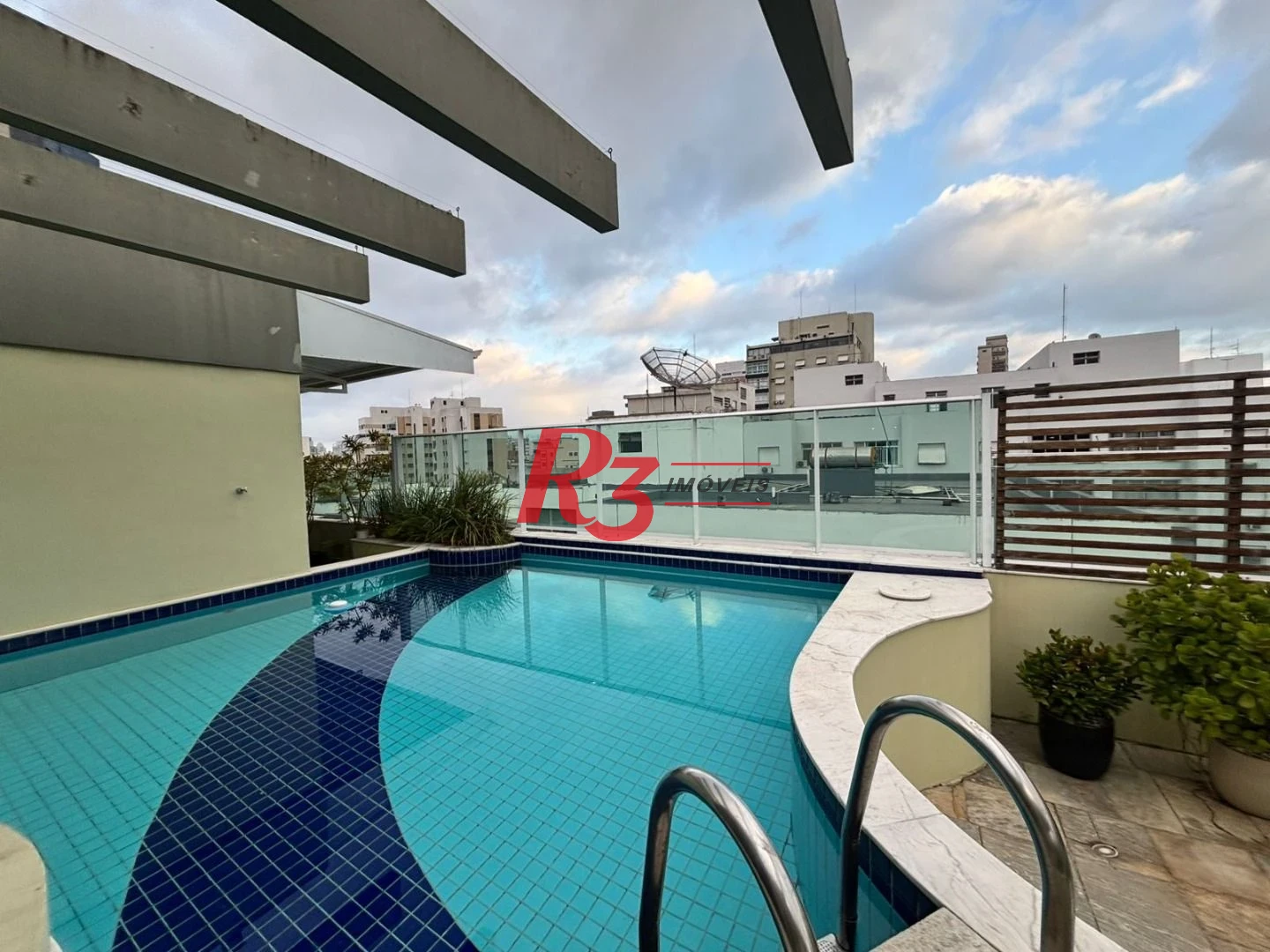 Cobertura à venda, 300 m² por R$ 3.900.000,00 - Gonzaga - Santos/SP