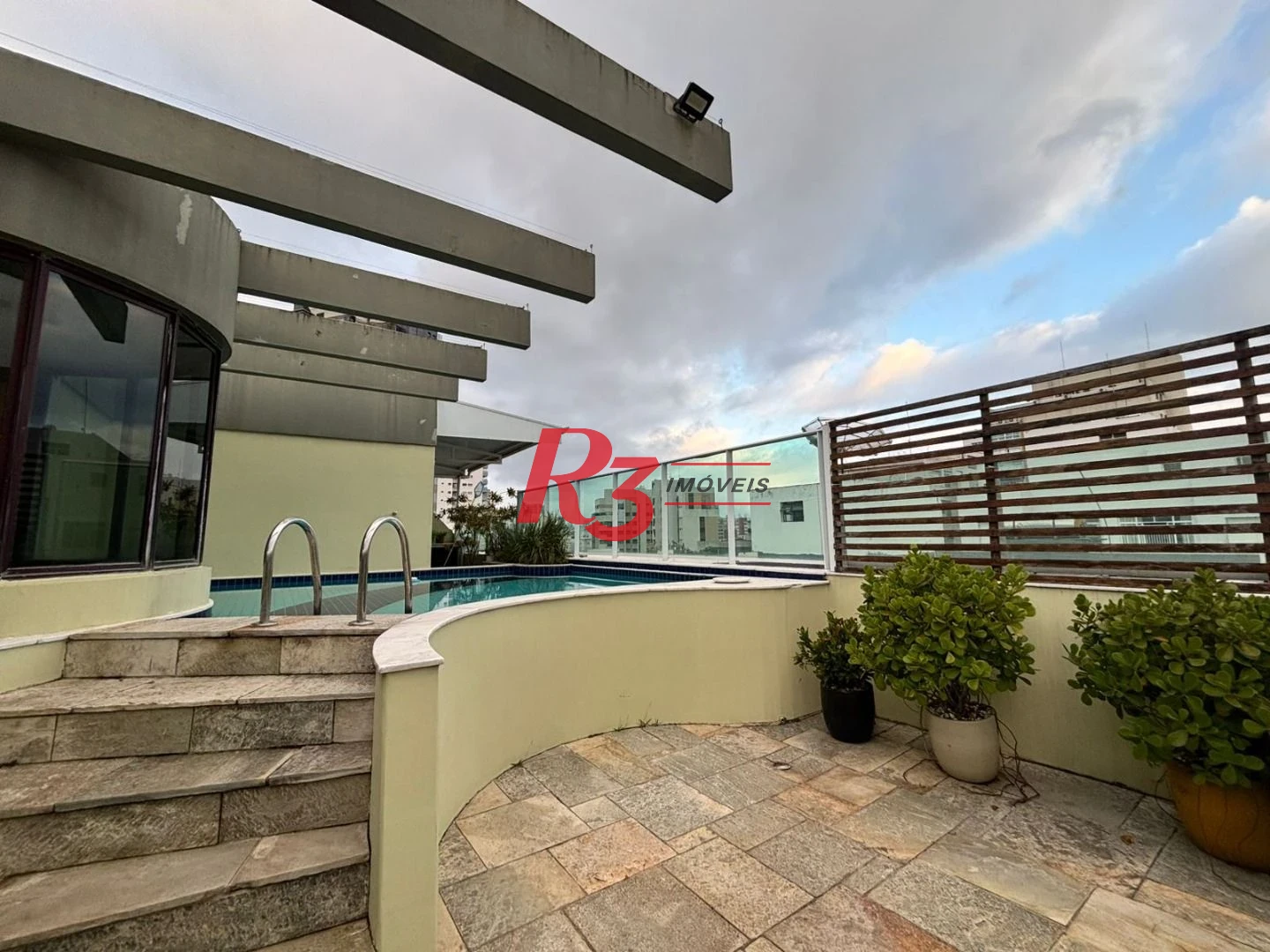 Cobertura à venda, 300 m² por R$ 3.900.000,00 - Gonzaga - Santos/SP