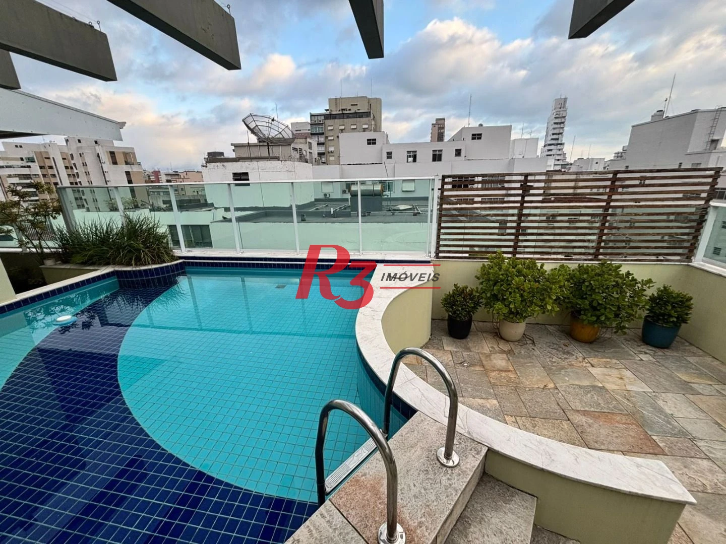 Cobertura à venda, 300 m² por R$ 3.900.000,00 - Gonzaga - Santos/SP