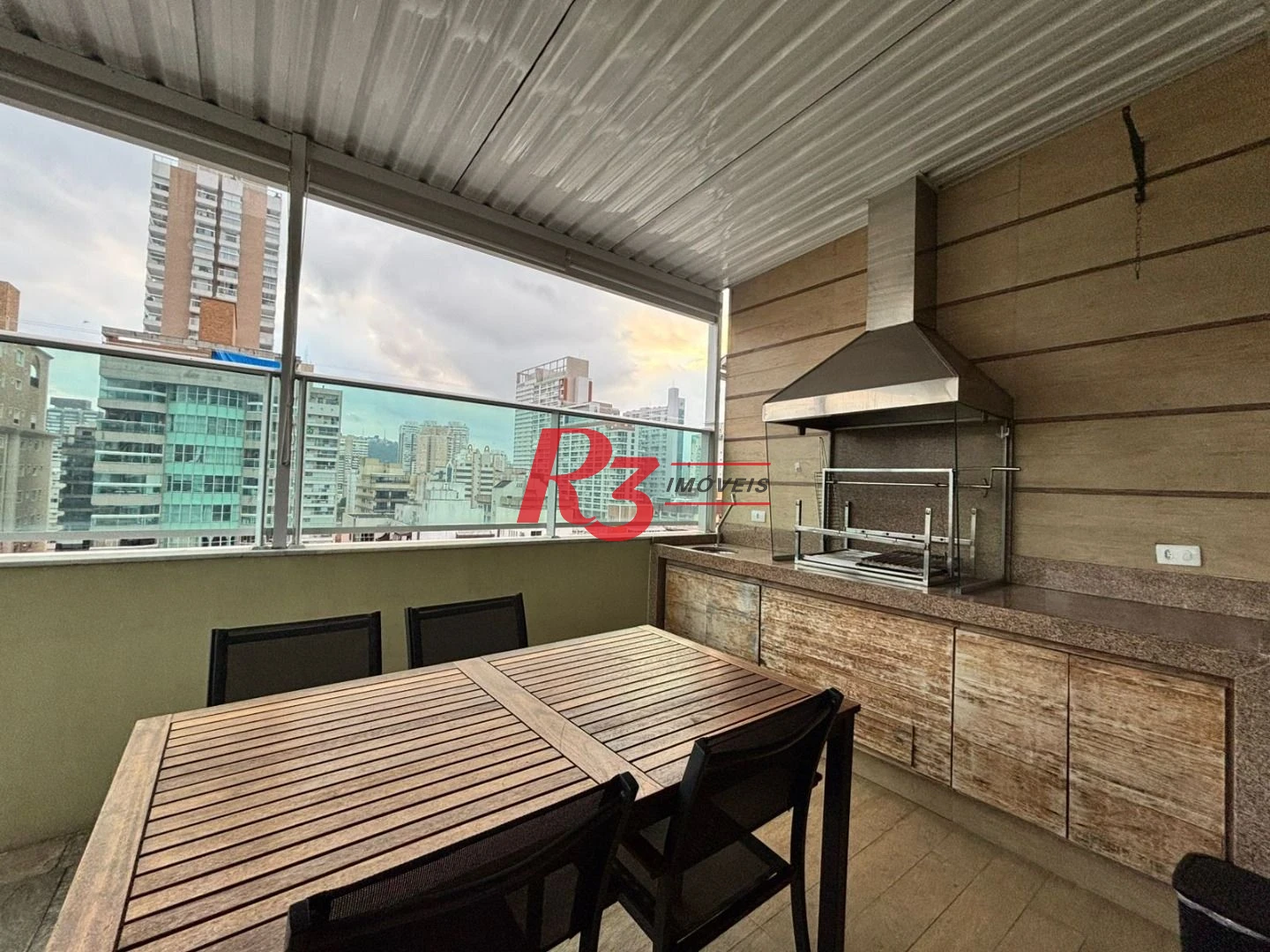 Cobertura à venda, 300 m² por R$ 3.900.000,00 - Gonzaga - Santos/SP