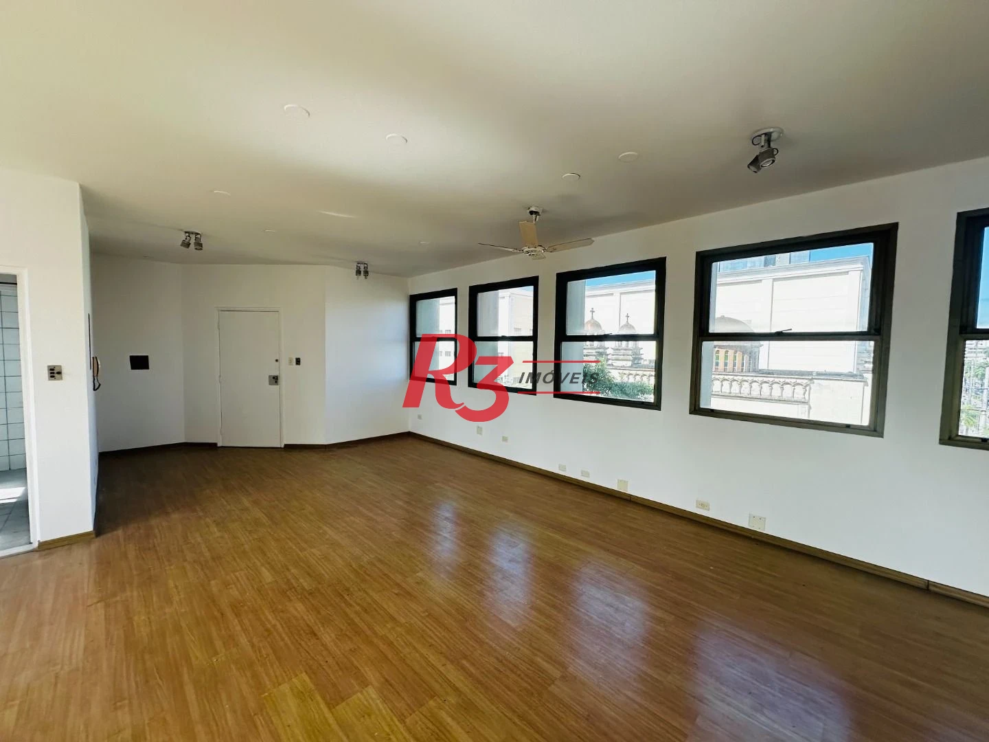 Sala à venda, 73 m² por R$ 449.000,00 - Gonzaga - Santos/SP