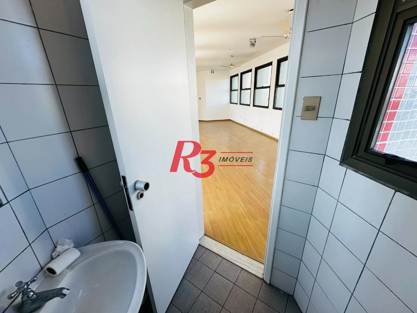 Sala à venda, 73 m² por R$ 449.000,00 - Gonzaga - Santos/SP