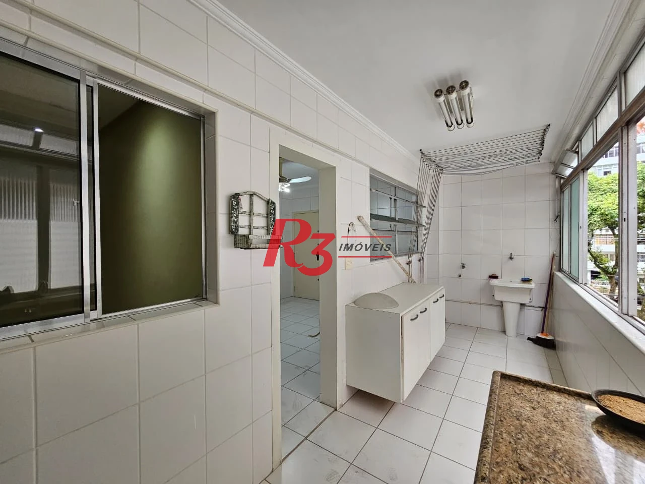 Apartamento com 2 dormitórios à venda, 50 m² por R$ 636.000,00 - José Menino - Santos/SP