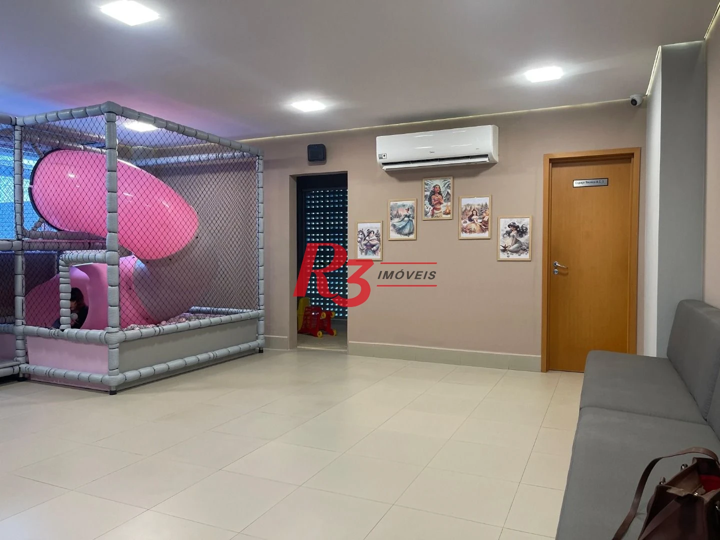 Apartamento com 2 dormitórios à venda, 82 m² por R$ 1.250.000,00 - Gonzaga - Santos/SP