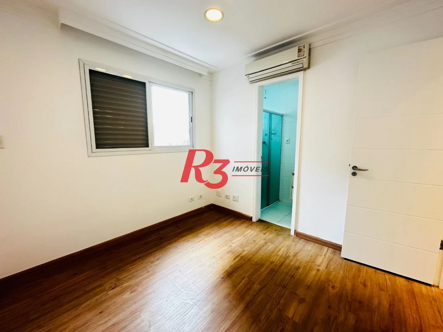 Casa com 3 dormitórios à venda, 210 m² por R$ 1.234.000,00 - Vila Matias - Santos/SP