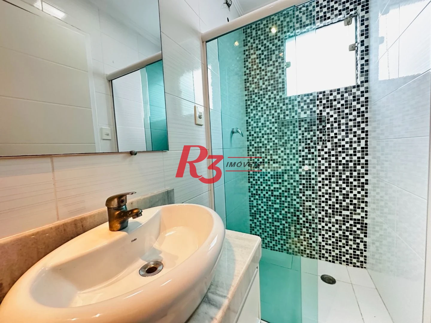Casa com 3 dormitórios à venda, 210 m² por R$ 1.234.000,00 - Vila Matias - Santos/SP