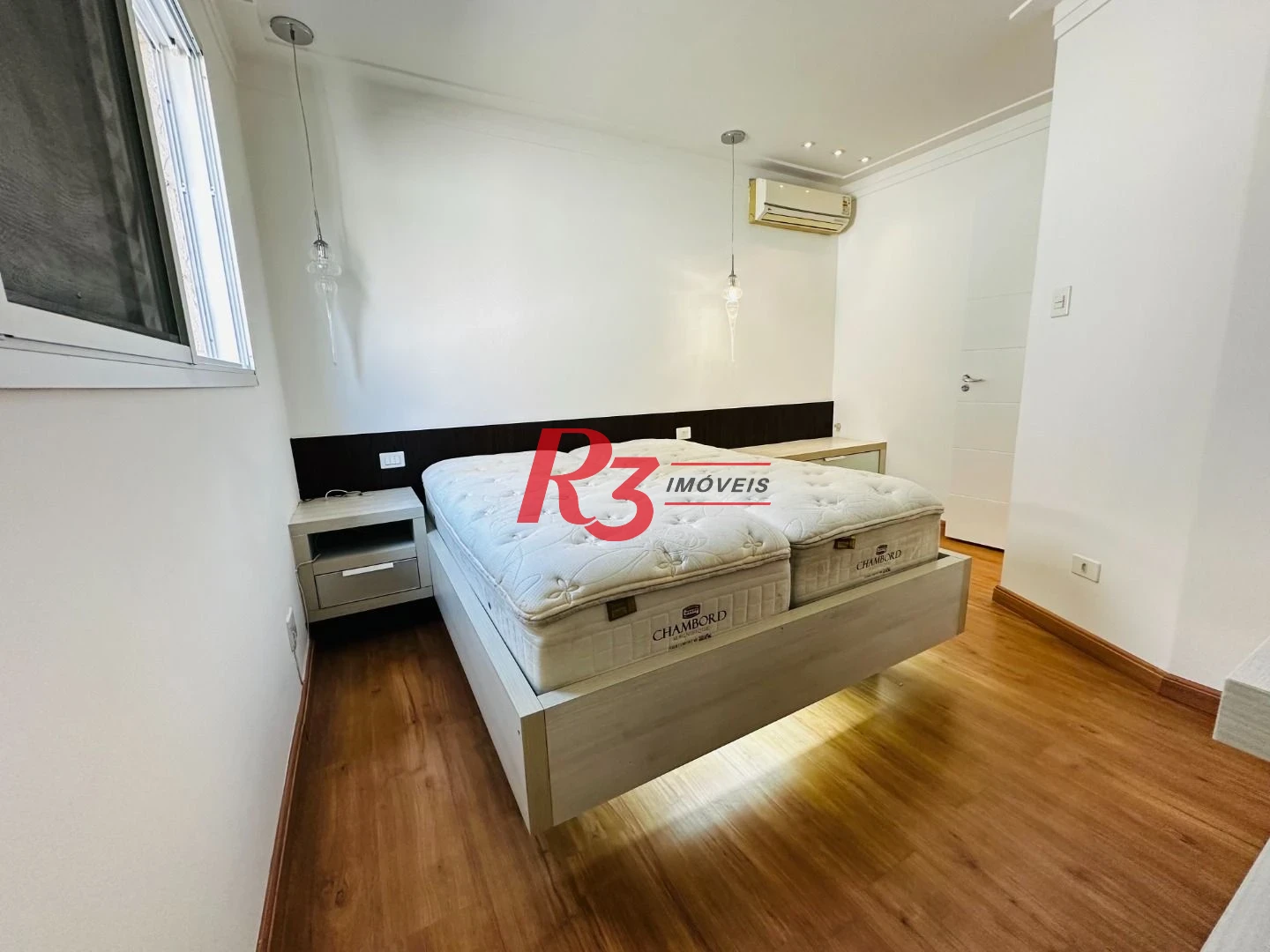 Casa com 3 dormitórios à venda, 210 m² por R$ 1.234.000,00 - Vila Matias - Santos/SP