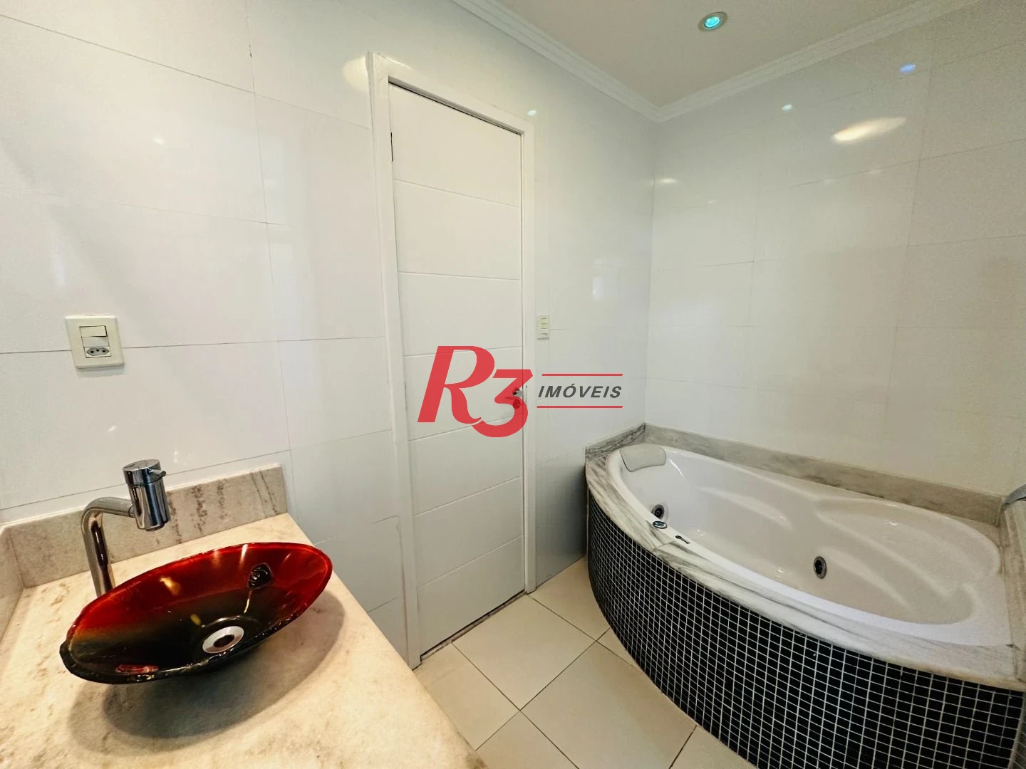 Casa com 3 dormitórios à venda, 210 m² por R$ 1.234.000,00 - Vila Matias - Santos/SP