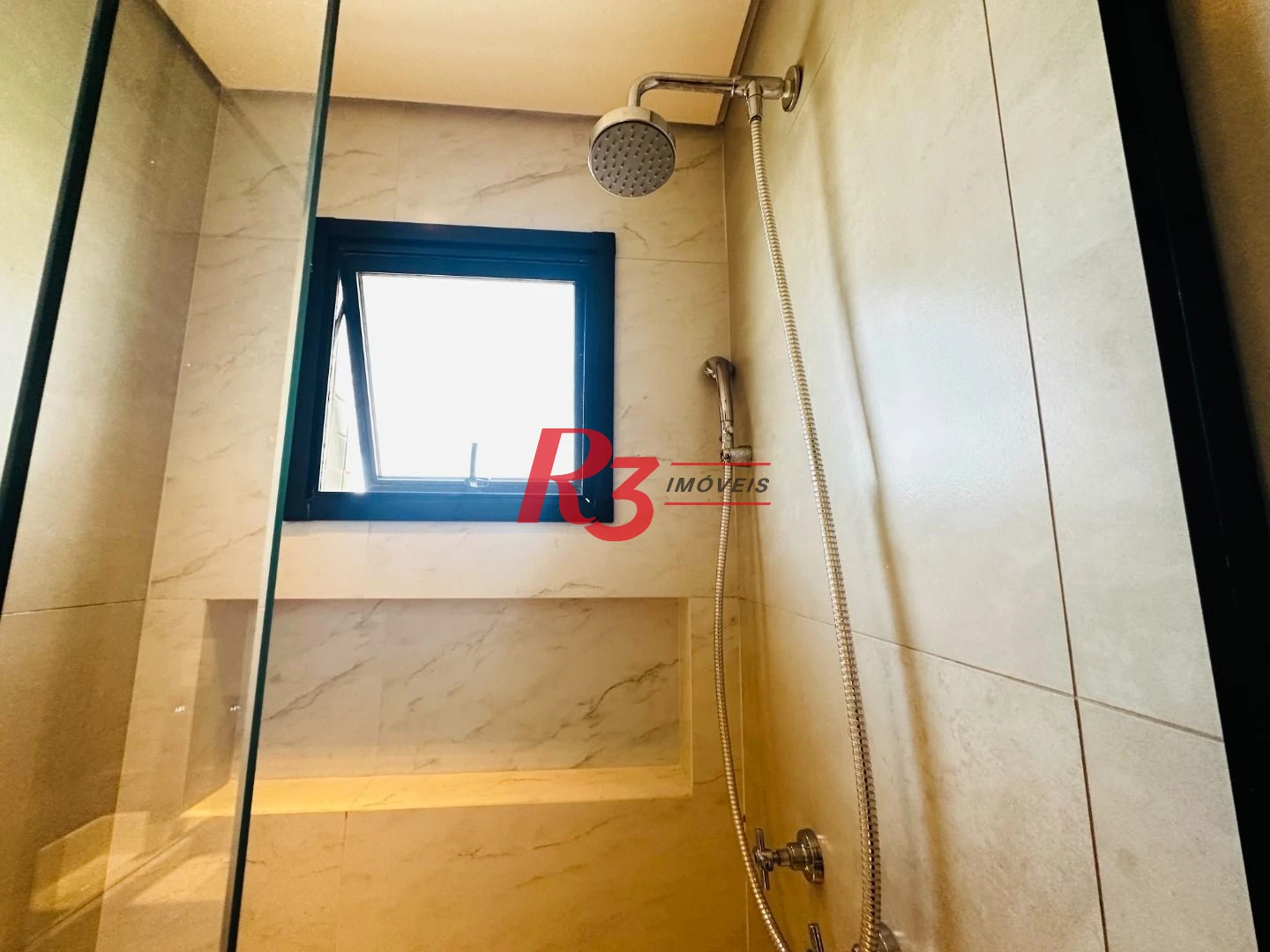 Apartamento com 2 dormitórios à venda, 65 m² por R$ 1.050.000,00 - Ponta da Praia - Santos/SP